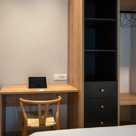 Asklipiou Cube - Mediterranean * Каламата