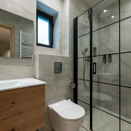 Asklipiou Cube - Mediterranean Kalamata